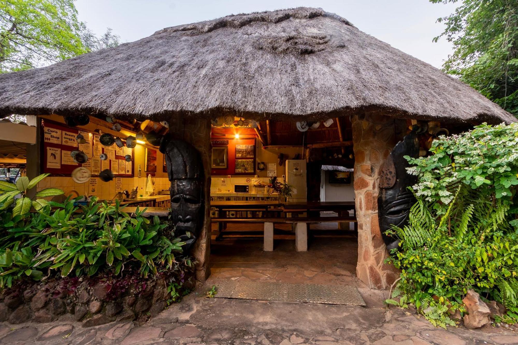 Victoria Falls Backpackers Lodge- Camp Sites Zewnętrze zdjęcie